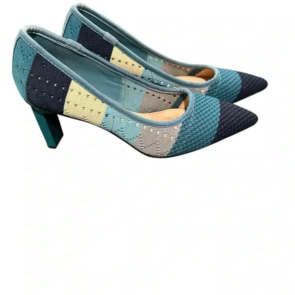 Beautiful knitted heels